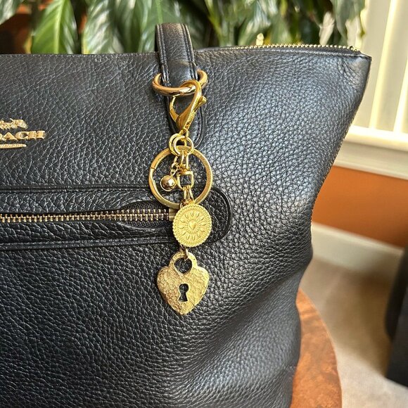 GOLD PADLOCK HEART Bag Charm 🔒 - Picture 3 of 9